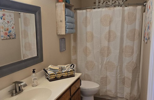 Mount Vernon Casa | Quiet retreat, perfect for unwinding with fishing to enjoy the scenic outdoors.