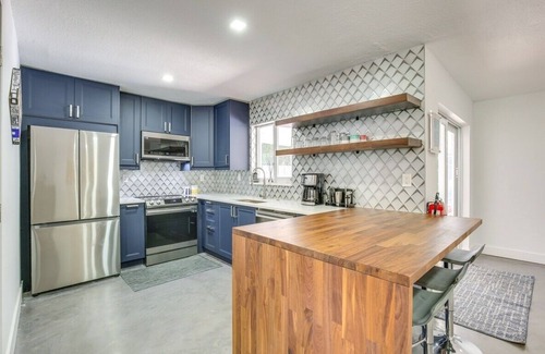 South Corals Casa | Quiet Retreat with Backyard Patio Near Downtown
