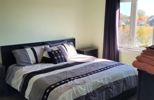 Casselman Casa | Quiet Riverfront , Pet friendly
