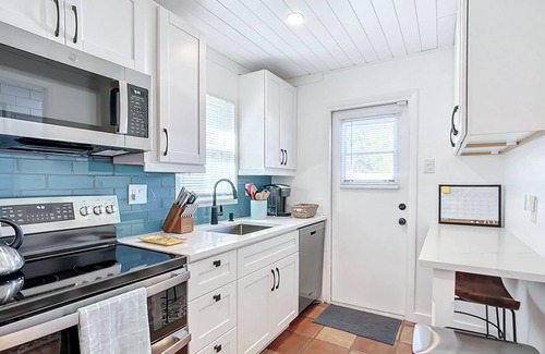 Bonita Springs Casa | Quiet Riverside Cottage in Downtown Bonita Springs