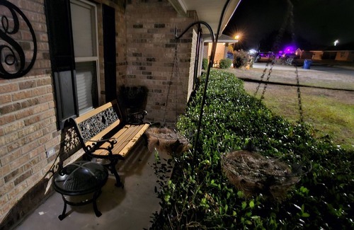 DeRidder Casa | Quiet room ideal for traveling professional.