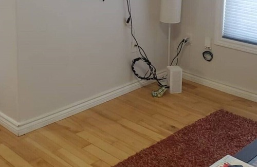 Brantford Casa | Quiet room in a nice neighborhood
