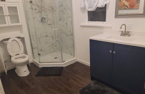 Rochester Casa | Quiet Room with Private Bathroom Near Hospitals