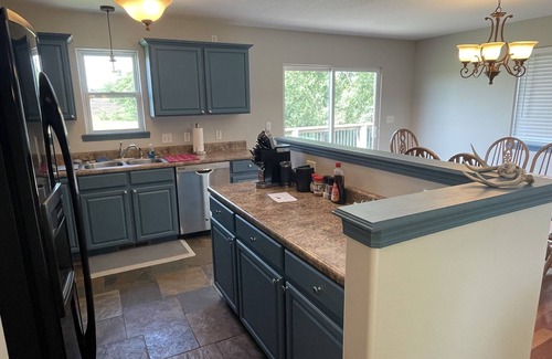 Milford Casa | Quiet rural neighborhood near Milford Lake
