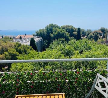 Le Mourillon Apartamento | Quiet, sea view terrace, parking, air conditioning, beach, x6