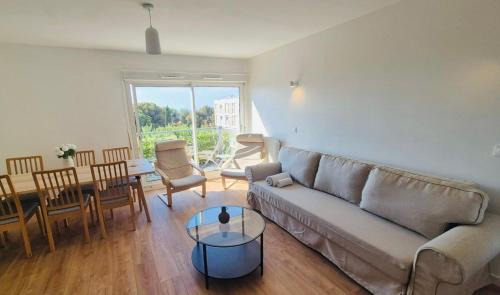 Le Mourillon Apartamento | Quiet, sea view terrace, parking, air conditioning, beach, x6