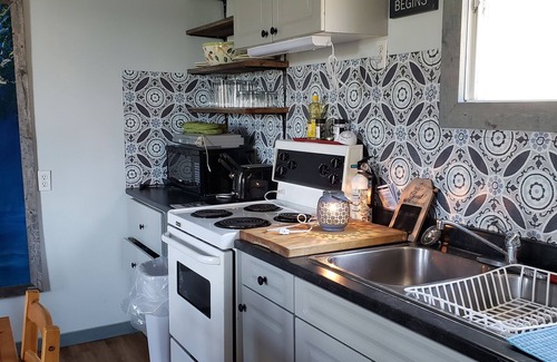 Port Hilford Cabaña | Quiet seaside cottage, close to Historic Sherbrooke Village. Pet Friendly