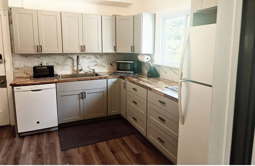 Cleveland Casa | Quiet second floor townhouse