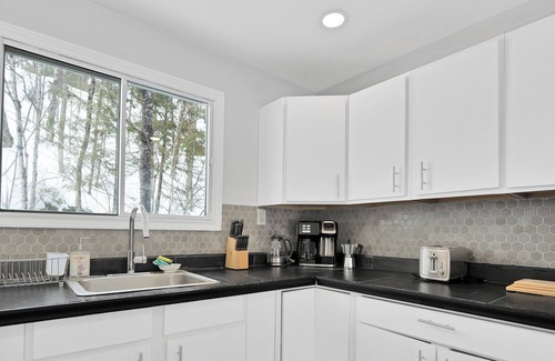 Irondale Cabaña | Quiet Spacious Gorgeous Lakefront Cottage!