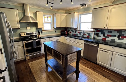 Geneva Casa | Quiet- SPIRE, Wine Country, GOTL, Beaches