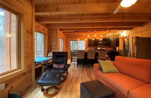 Cable Cabina | Quiet Sports Oasis-Wooded & Private