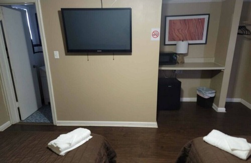 Jacksonville Casa | Quiet stay, 2 Beds & One baths for travelers