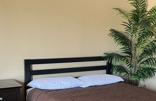 Jacksonville Casa | Quiet stay, 2 Beds & One baths for travelers