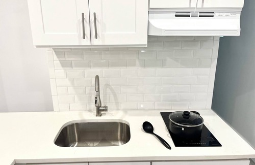 Bedford Park Casa | Quiet studio, 20 minute direct train ride to midtown Manhattan