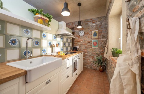 Cressa Apartamento | Spacious Studio Apartment with Garden in Restored Farmhouse