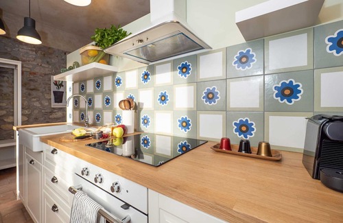 Cressa Apartamento | Spacious Studio Apartment with Garden in Restored Farmhouse
