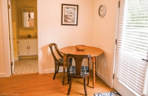 Rockport Apartamento | Quiet Studio close to all that Coastal Maine has to offer!