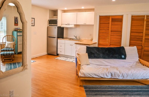 Rockport Apartamento | Quiet Studio close to all that Coastal Maine has to offer!