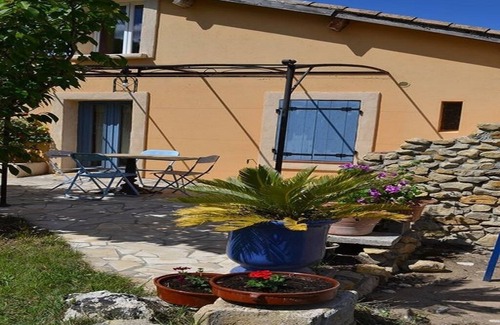 Sussargues Casa | QUIET STUDIO COUNTRYSIDE, QUIET HOUSE SHARED POOL, AQUABIKE, CHILDREN'S GAMES