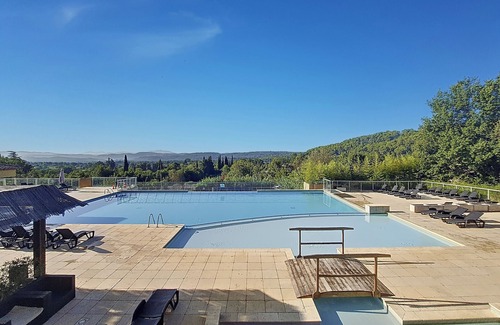 Callian Apartamento | Estudio tranquilo, piscina, mascotas permitidas, aire acondicionado, Var