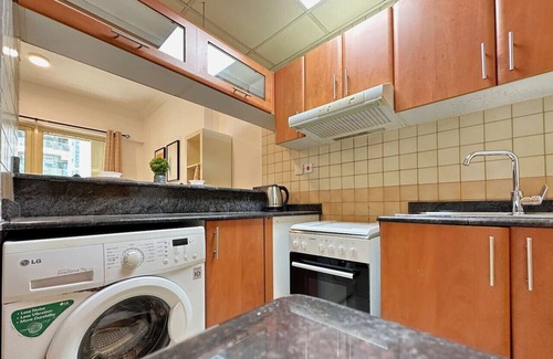 Dubai Marina Apartamento | Quiet Studio w/Balcony & RoofTop Pool in Marinan