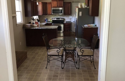 Winston - Salem Casa | Quiet Suburban House in Winston Salem