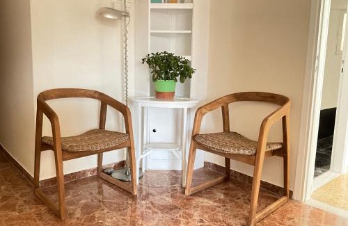 Vyronas Apartamento | Quiet, Sunny & Terrace with Acropolis View