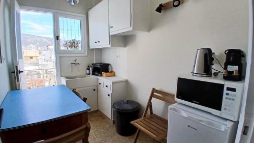 Vyronas Apartamento | Quiet, Sunny & Terrace with Acropolis View