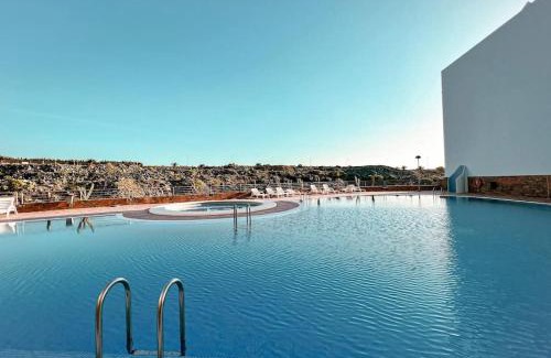 Callao Salvaje Apartamento | Quiet Sunviet Stay, Pool & Morning Sun Balcony CS021