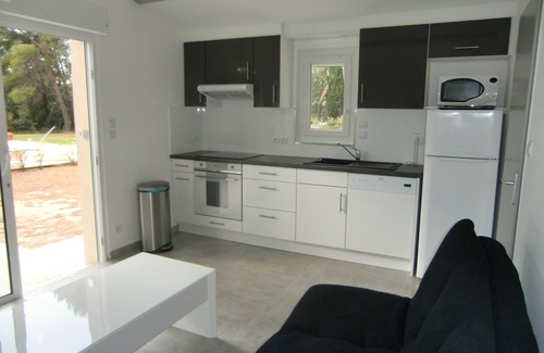 Velaux Apartamento | Quiet T2 with swimming pool