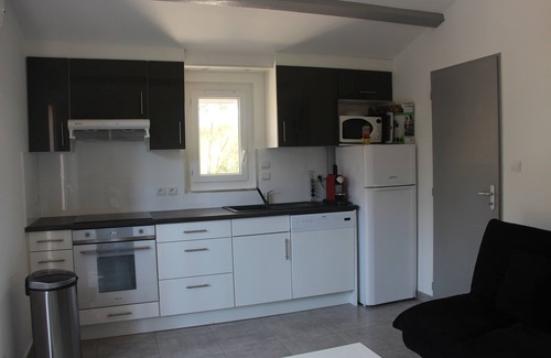 Velaux Apartamento | Quiet T2 with swimming pool