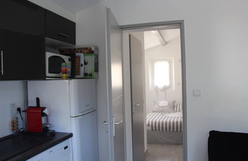 Velaux Apartamento | Quiet T2 with swimming pool