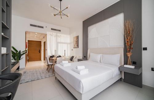Dubai Apartamento | Quiet Top-Floor Studio Near Metro with Free Baby Gear