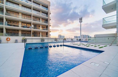 Dubai Apartamento | Quiet Top-Floor Studio Near Metro with Free Baby Gear
