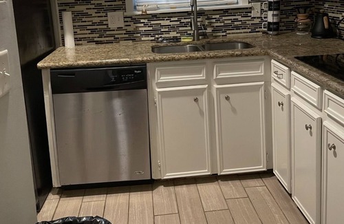 Fondren Casa | Quiet Townhome close to Bars, Hospitals, and Football Stadium