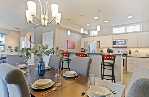 Fort Collins Casa | Quiet Urban Community – Designer Home W/ Hot Tub!