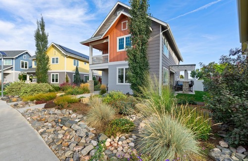 Fort Collins Casa | Quiet Urban Community – Designer Home W/ Hot Tub!
