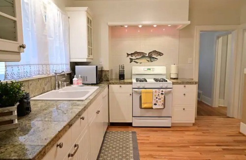 Ravenna Casa | Quiet UW cottage by Ravenna park-Perfect location