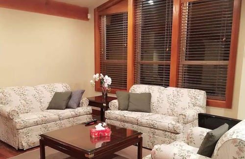 Surrey Casa | Quiet vacation suite at White Rock/South Surrey