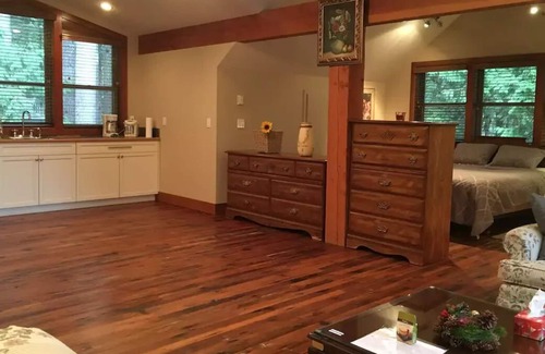 Surrey Casa | Quiet vacation suite at White Rock/South Surrey