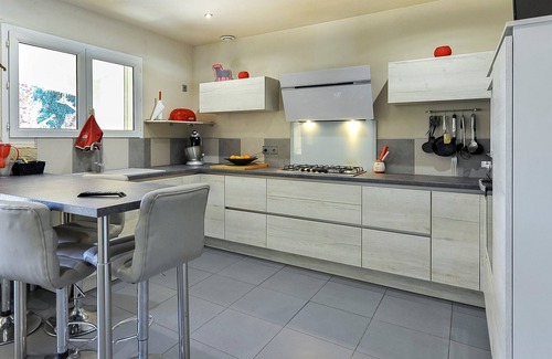 Cournonterral Casa | Quiet villa with large pool located 10 minutes from the sea, air conditioning and greenery.