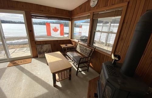 Chatsworth Cabaña | Quiet Waterfront Retreat on Connell's Lake