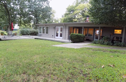 Afton Casa | Quiet waterfront lake home at Grand Lake on Monkey Island near Shangri-La Resort