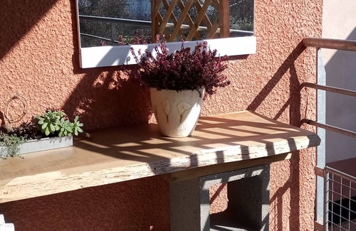 Lourdes Apartamento | Quiet, well-located 1 bed 140 + bed with 2 extra beds. covered digicode parking.