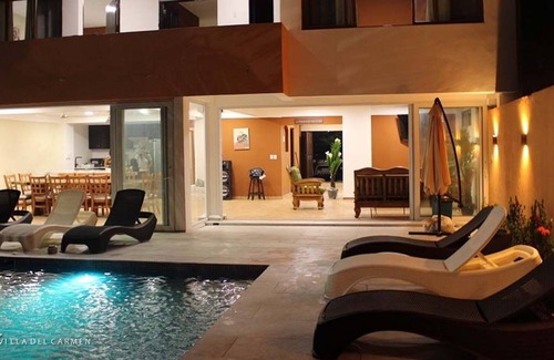 San Diego Villa | Quinta del Carmen lujosa casa con piscina en Playa San Diego, La Libertad.