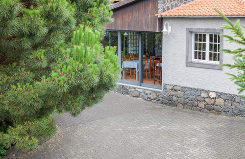 Santa Cruz Casa | Quinta do Santo by LovelyStay
