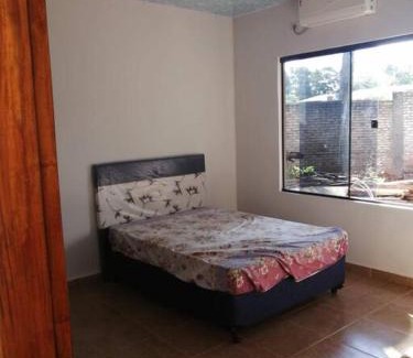 Ciudad Del Este Casa | Quinta Las Palmeras, Cond. Cerrado seguridad 24hs.