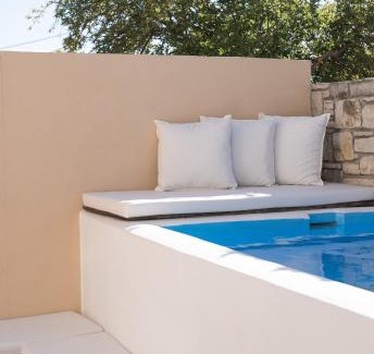 Argyroupoli Apartamento | Quintana, a junior villa with private pool!