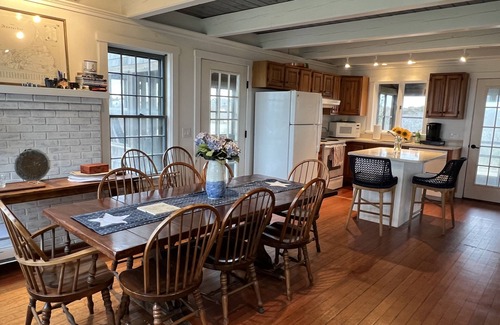 Surfside Casa | Quintessential 4 Bedroom Surfside Beach Cottage on Nobadeer Beach