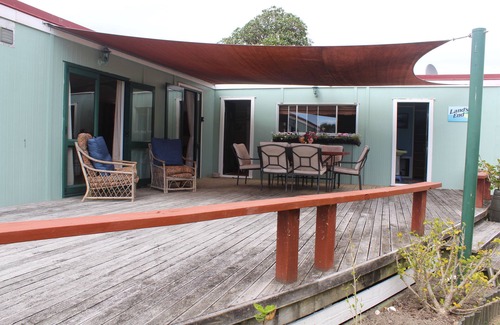 Mahia Casa | Quintessential Family Bach at Mahanga Beach